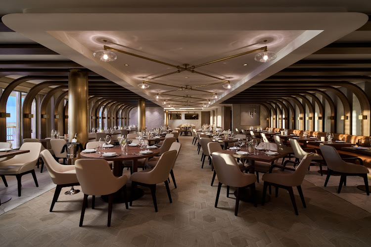  Head to Onda by Scarpetta on Norwegian Encore for hearty, upscale Italian cuisine in a classy setting. 