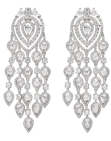 Boucles d'oreilles longues exagérée - 1