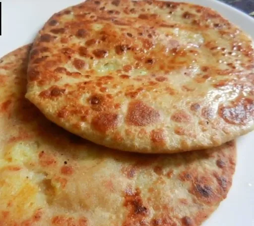 1 Aloo Pyaaj Paratha