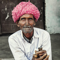 L'umo dal turbante rosa  di 