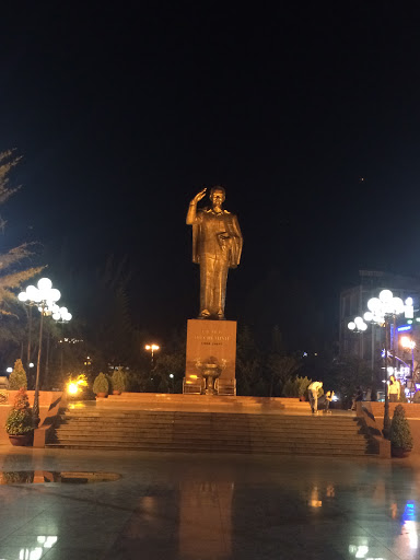 Ho Chi Minh Statue