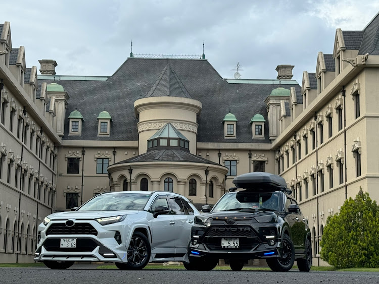 RAV4のRIZE・稲フォルニア・結城病院・オフ会・仲良しコラボ✨に関するカスタム事例の投稿画像2枚目