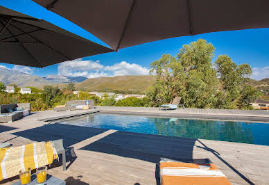 Villa avec piscine en bord de mer 4