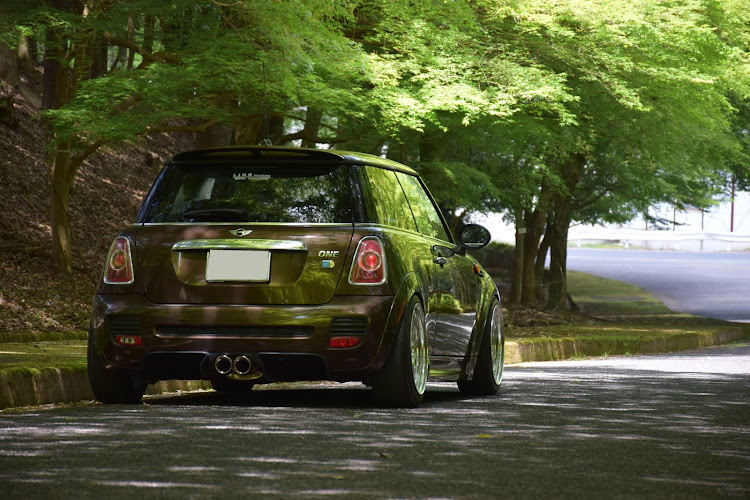 ミニのR56　MINI　ONE・discover＿ct・新緑とコラボ🌿に関するカスタム事例の投稿画像7枚目