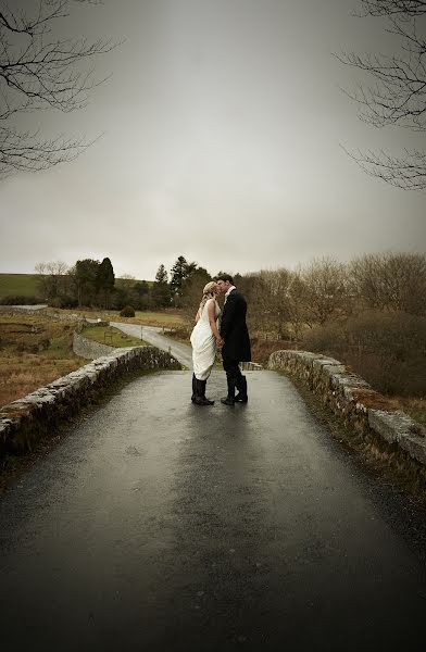 Wedding photographer Philip Murchu (seaandsalt). Photo of 27 January 2023