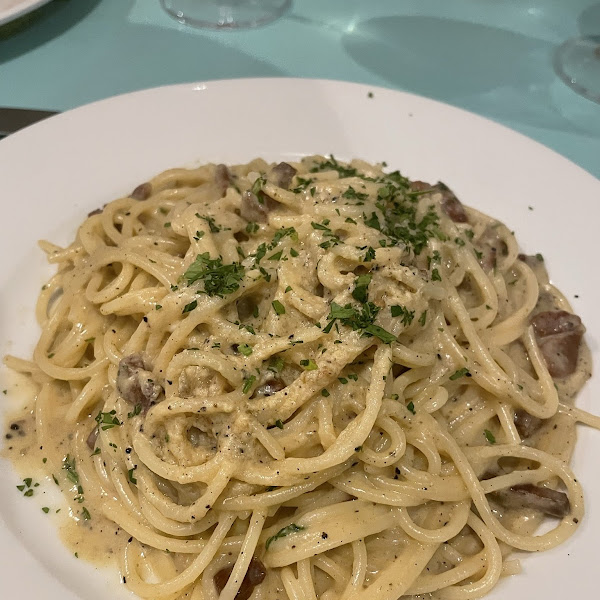 Spaghetti carbonara with gluten free pasta