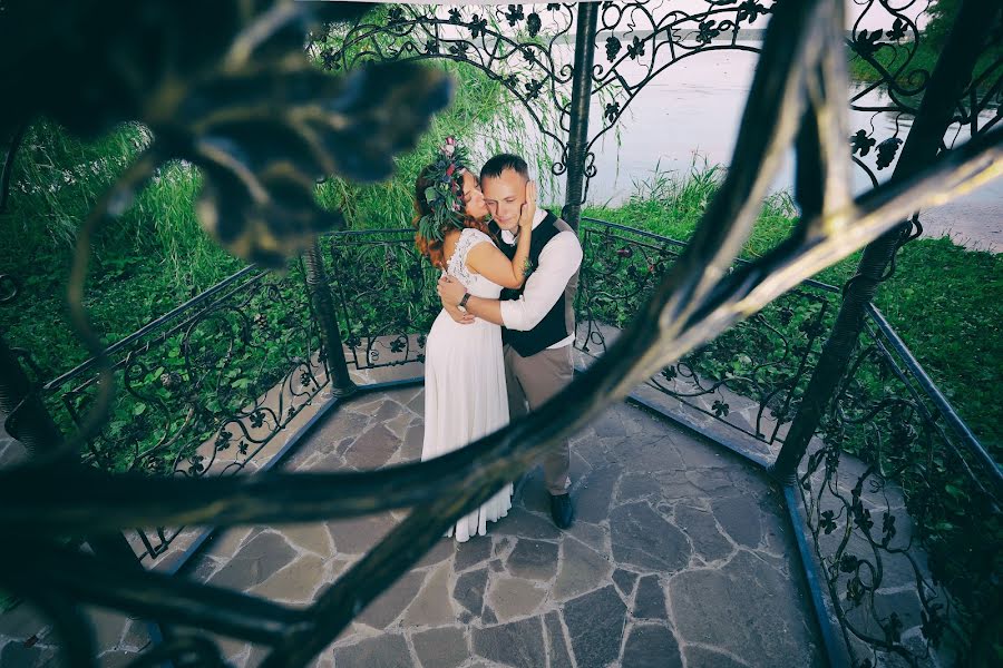 Fotógrafo de casamento Vladimir Popov (photios). Foto de 30 de janeiro 2017