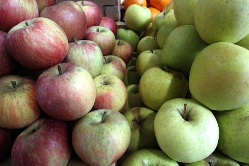 Voćar iz Kisača prodao jabuke po 42 dinara, za dva dana u marketima koštale 129 dinara