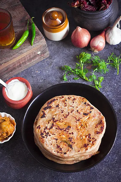 Aloo Schezwan Paratha