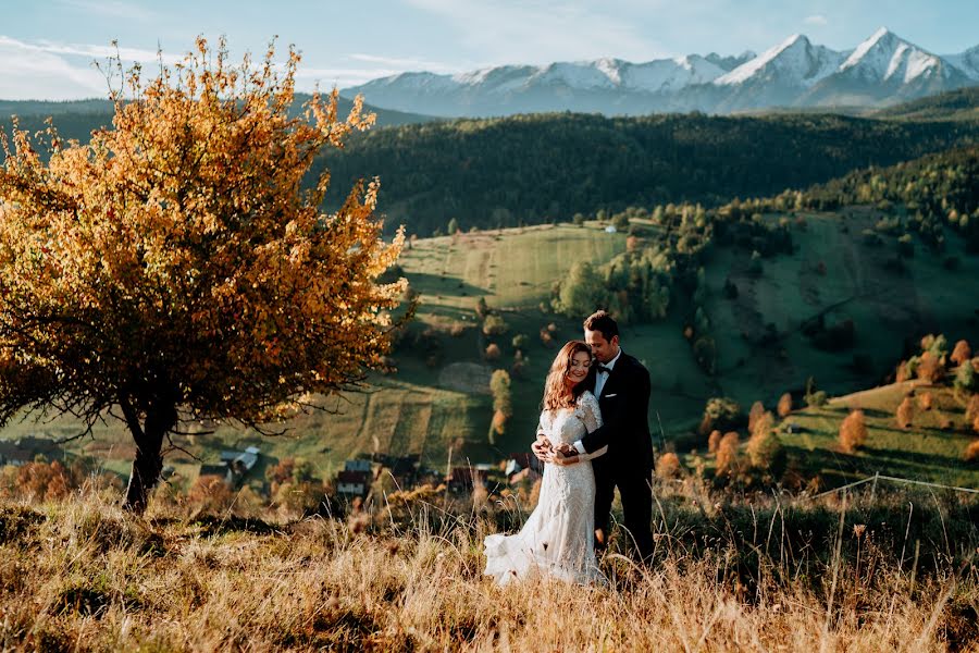 Fotógrafo de casamento Paweł Mucha (zakatekwspomnien). Foto de 6 de outubro 2022