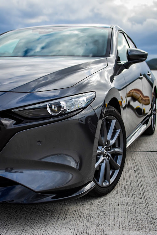 MAZDA3のひなたさんが投稿したカスタム事例の投稿画像1枚目