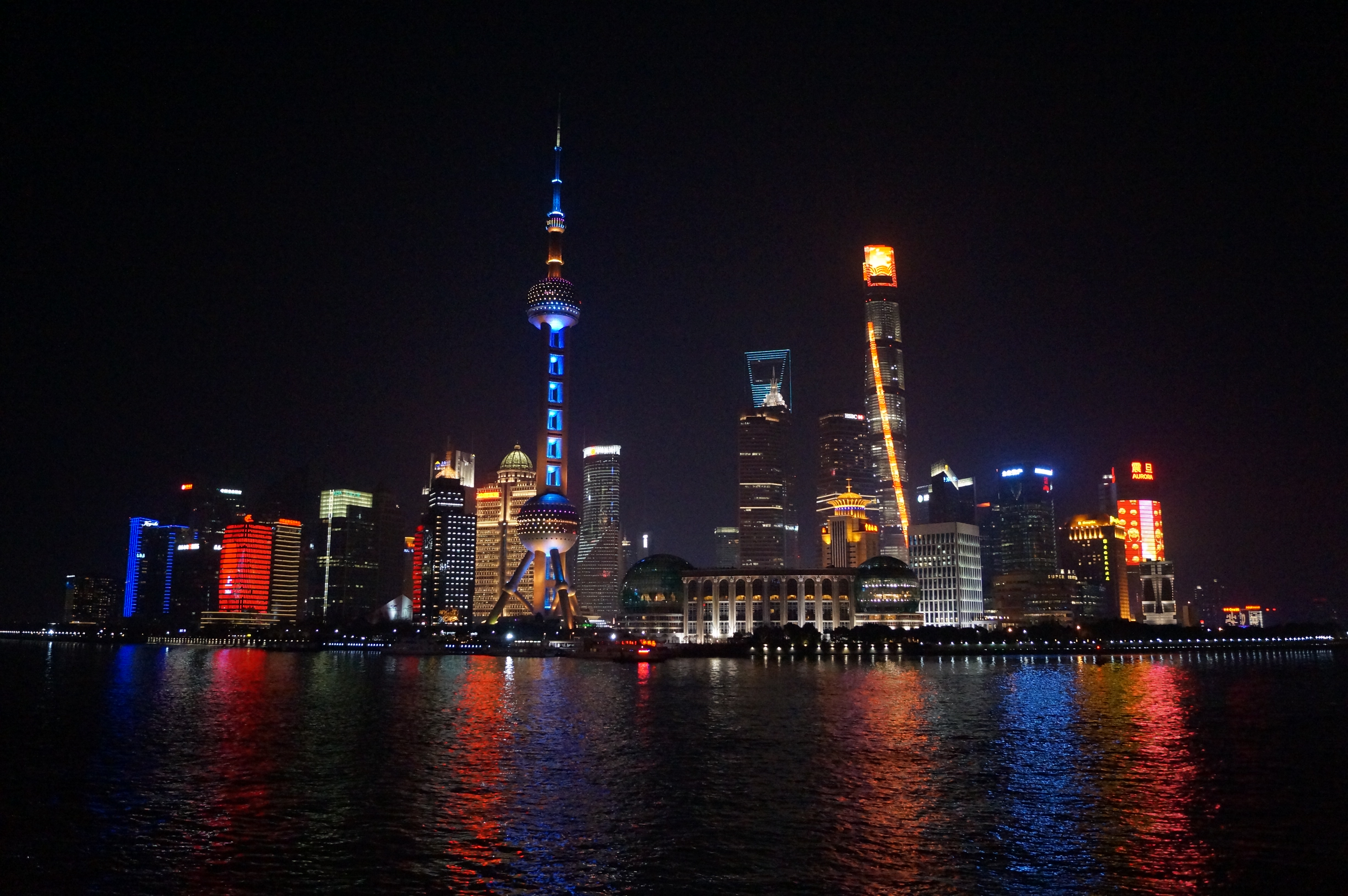 Shanghai, The Bund, by night di Lipalipa