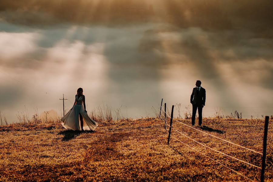 Fotógrafo de casamento Paweł Mucha (zakatekwspomnien). Foto de 13 de maio 2022