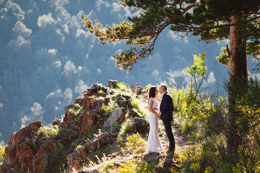 Fotógrafo de casamento Andrey Zhvakin (andy-z-z). Foto de 2 de novembro 2016