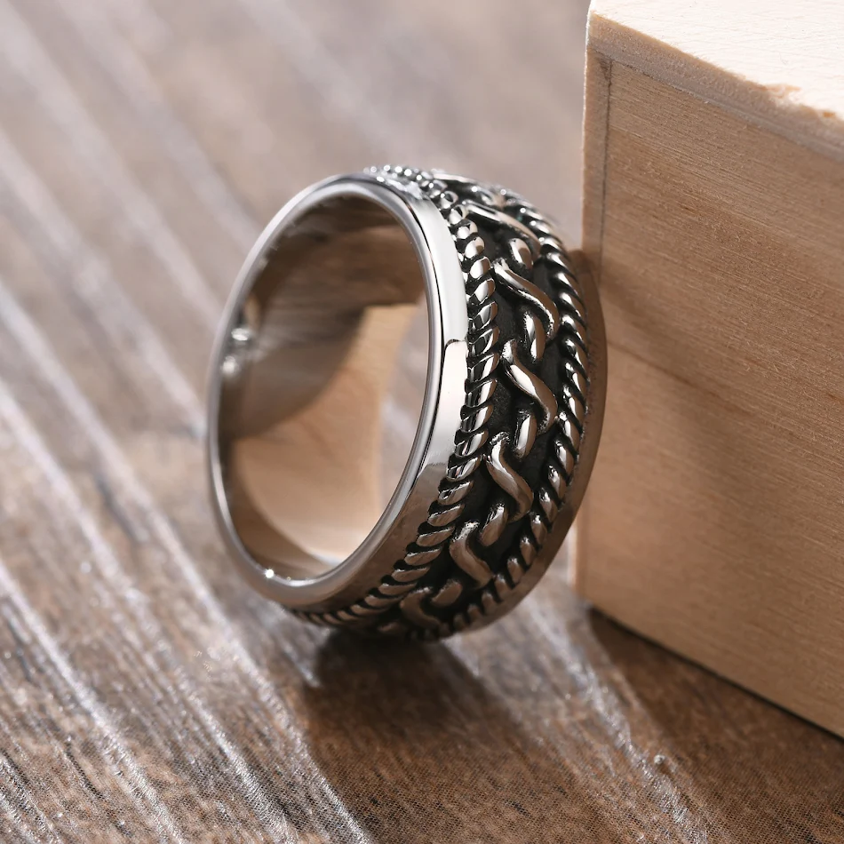 Gepersonaliseerde Gietstalen Ring in Kleur. Creëer je eigen unieke ring, waterbestendig en duurzaam, perfect als cadeau of voor dagelijks gebruik.