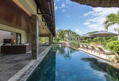 Propriété avec piscine en bord de mer 9