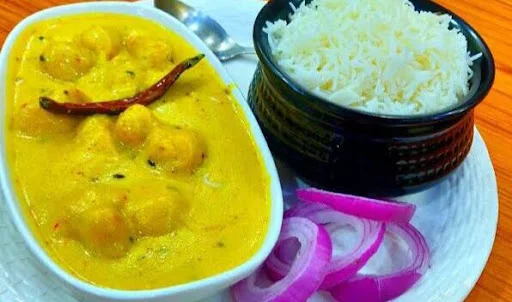 Punjabi Kadhi Pakoda With Chawal Combo