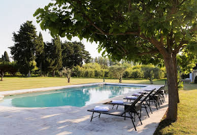 Villa with pool and garden 3