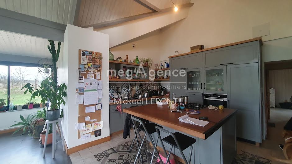 Vente maison 6 pièces 220 m² à La Baconnière (53240), 473 500 €