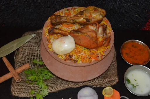 Hyderabadi Chicken Dum Biryani [Half] With Egg [1 Egg]