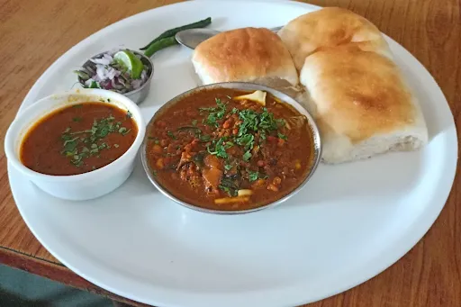 Missal With Pav [3 Pav]