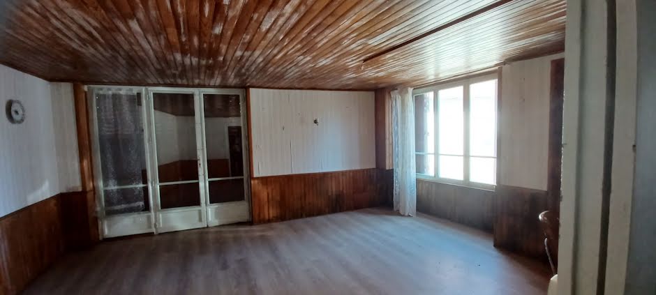 Vente maison 3 pièces 72 m² à Theneuille (03350), 22 500 €