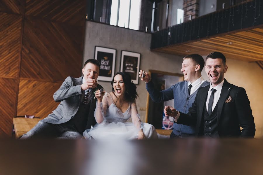 Fotógrafo de casamento Elena Marinina (fotolenchik). Foto de 14 de janeiro 2018