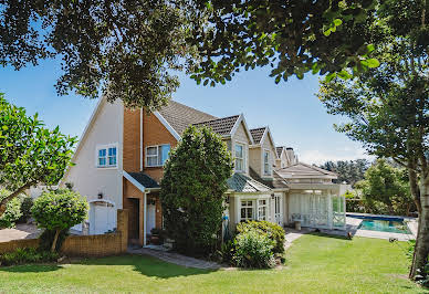 Maison avec jardin et terrasse 3