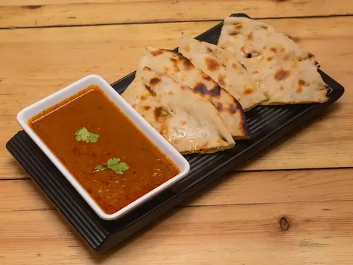 Chicken Keema Naan With Gravy