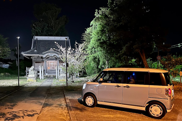 ムーヴキャンバスの神社⛩へお参り・一日も早いコロナ終息を願って！！・totoBIGが当たりますよーに・キャンバスちゃん可愛い・田舎の風景に関するカスタム事例の投稿画像1枚目