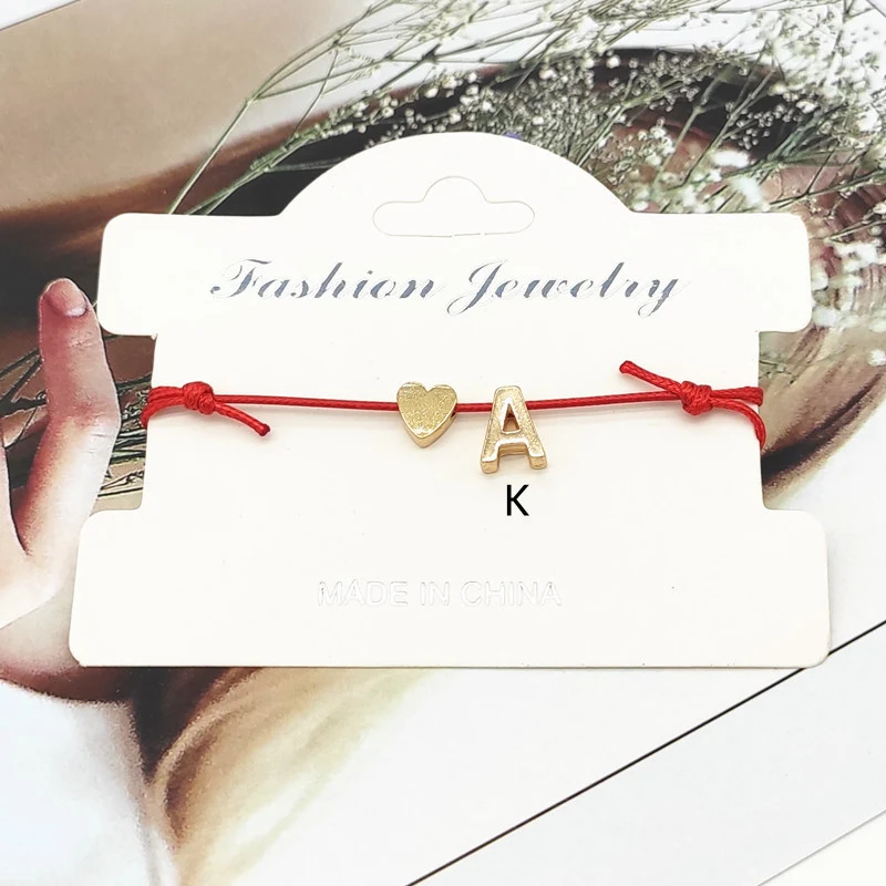 Bracelet Letter Ladies en forme de cœur, doux et charmant. Un cadeau parfait pour exprimer votre amour et votre affection avec style et élégance.