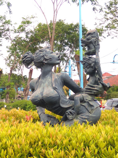 Mother and Son Statue