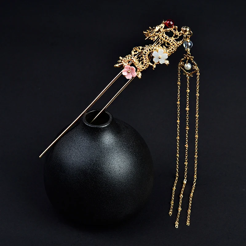 Tassel Step Shake Hairpin for stylish hairstyles. Add movement and elegance to your hair effortlessly. Easy to use for a