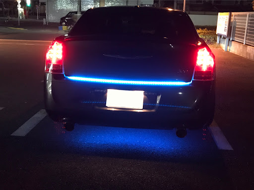 300s のアメ車 チャライスラー Led ライトアップに関するカスタム メンテナンスの投稿画像 車のカスタム情報はcartune