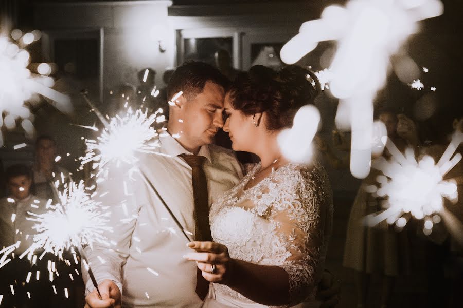 婚礼摄影师Tatyana Savchuk（tanechkasavchuk）。2019 8月13日的照片