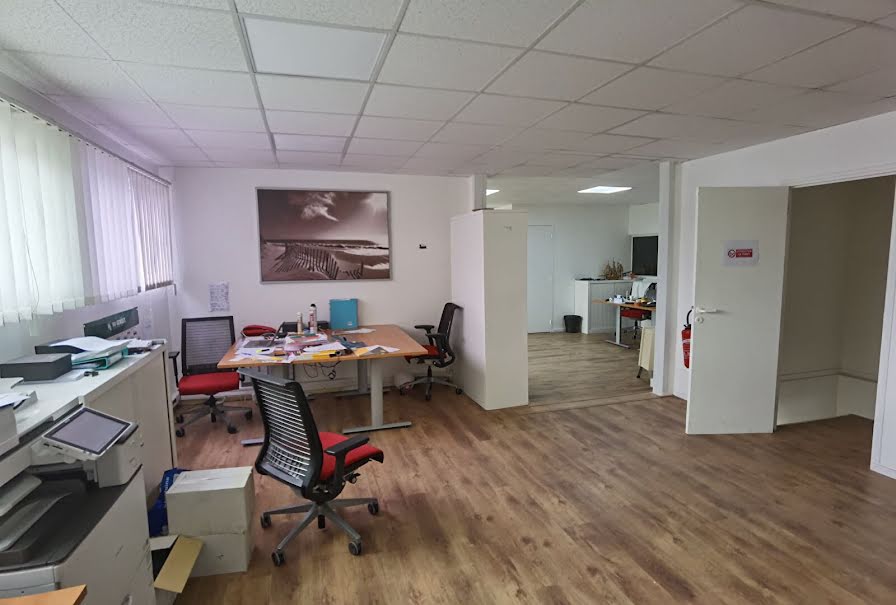 Vente locaux professionnels  900 m² à Saint-Pathus (77178), 1 500 000 €