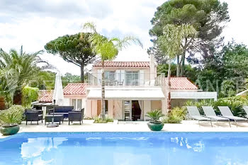 villa à Mougins (06)