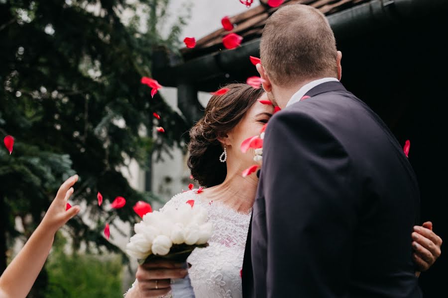 Fotógrafo de casamento Veres Izolda (izolda). Foto de 13 de junho 2018