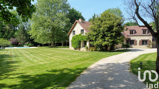 Property with pool 2