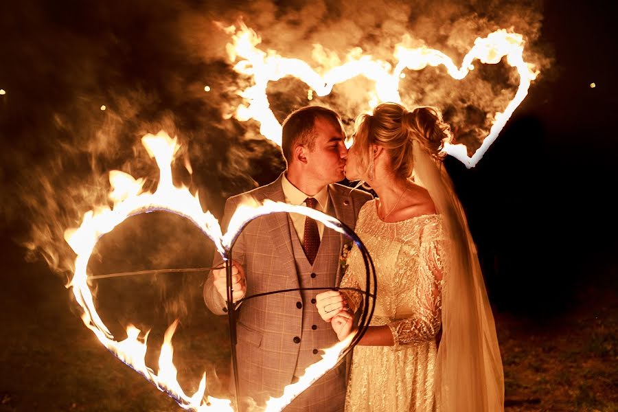 Fotógrafo de bodas Valeriy Golubkovich (iznichego). Foto del 24 de septiembre 2018