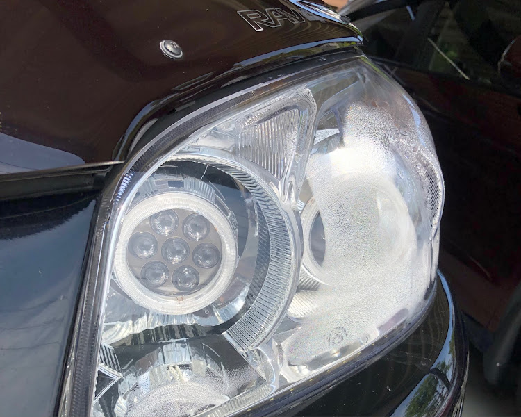 RAV4のロービームLED化・HIDからLEDへ・光軸調整は大事・尋常じゃない湿度・雨のバカヤロー!に関するカスタム事例の投稿画像3枚目