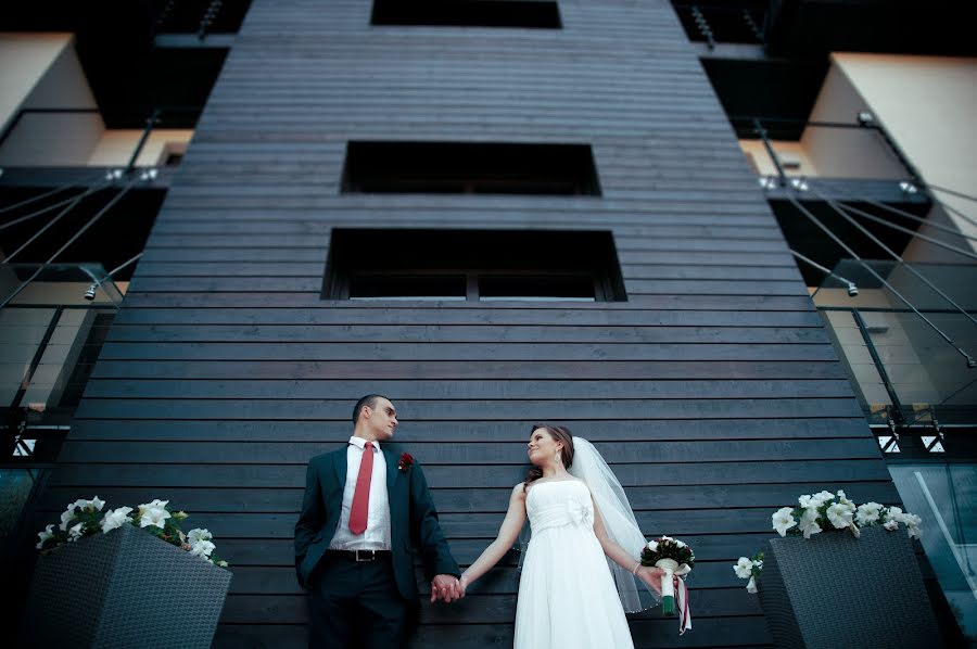 Fotógrafo de casamento Oleg Levchenko (lev4enko). Foto de 1 de dezembro 2015