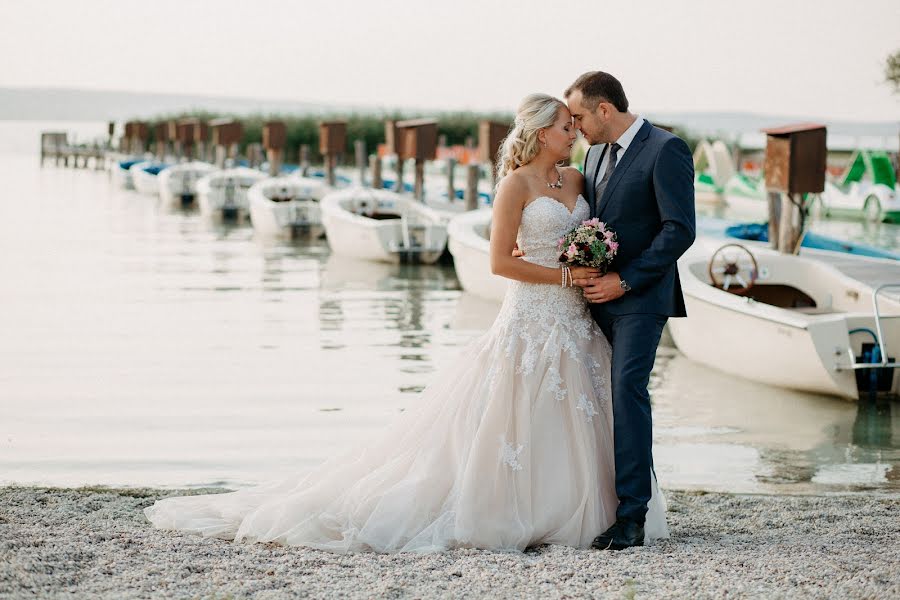 Jurufoto perkahwinan Varga Péter (veszpremwedding). Foto pada 23 Mei 2023