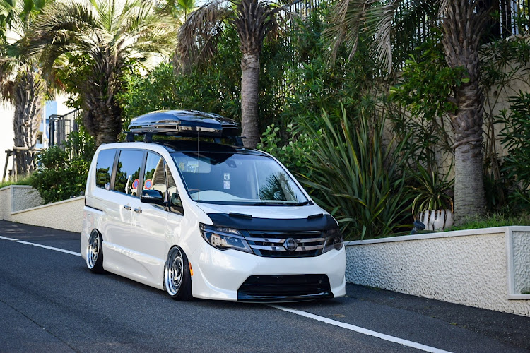 セレナのVANKulture・仮想USDM・#KAWAIIFITMENT・US的趣向ミニバン集まれ・ルーフボックスに関するカスタム事例の投稿画像8枚目