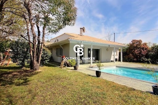 Maison avec piscine et jardin 1