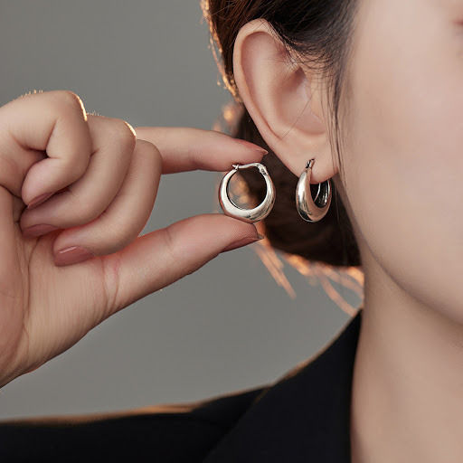 Title 2, Geometric U-shaped Ear Clip Female S925. Stylis...