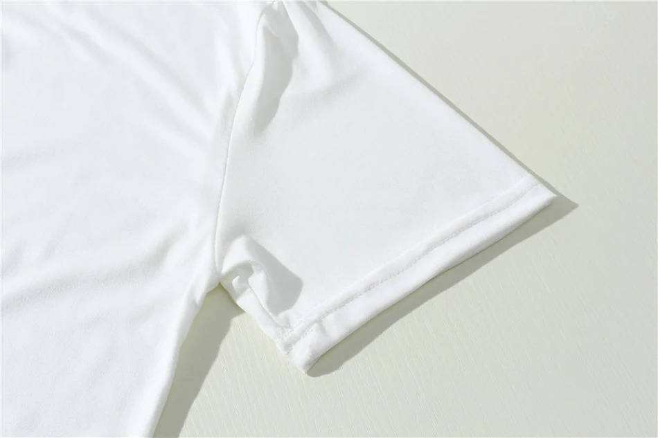 Camiseta Corta con Letras Estampadas Uniforme de Equipo Tejidos Europeos y Americanos Ideal para un Look Deportivo y Moderno