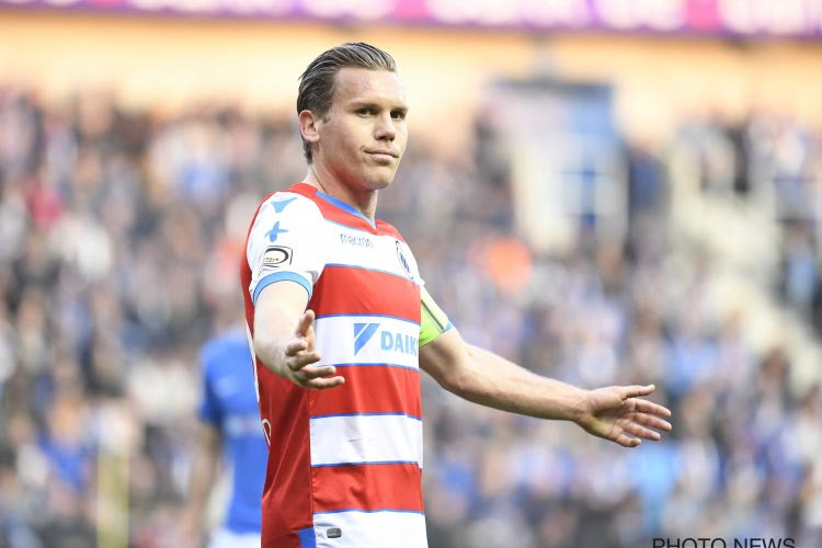 Club-spelers furieus en kijken naar ref: "Vriend Boucaut is vaak tegen ons hé" en "We gaan volgende match Brandon zijn handen afkappen"