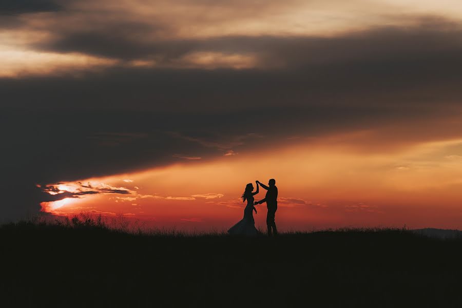 Fotógrafo de casamento Seweryn Bożek (dwiehistorie). Foto de 30 de março 2023