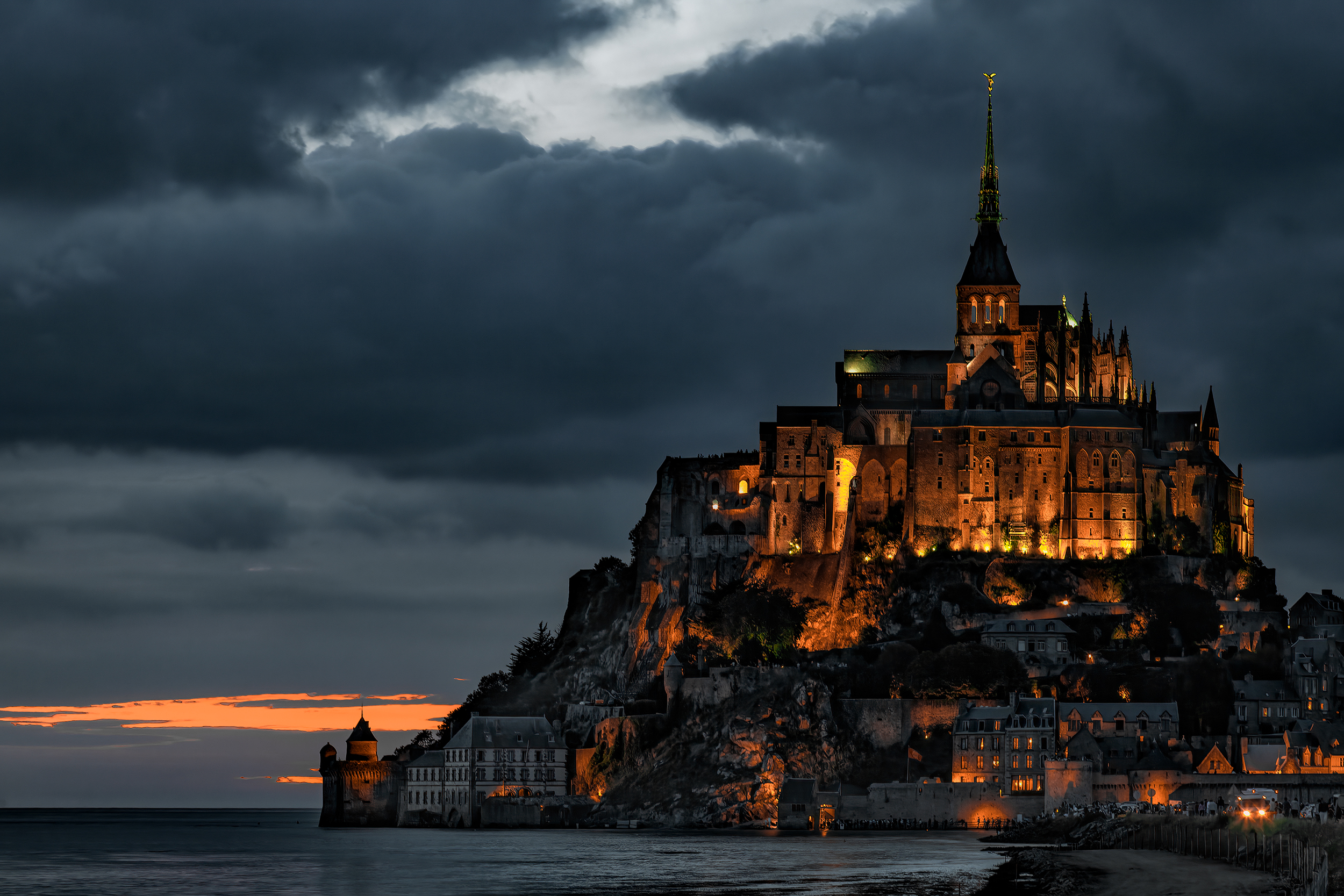 Coucher de soleil sur le Mont Saint Michel di CappuccinoKid